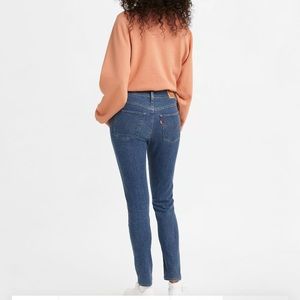 Levi’s 720 high rise super skinny jeans (medium wash)